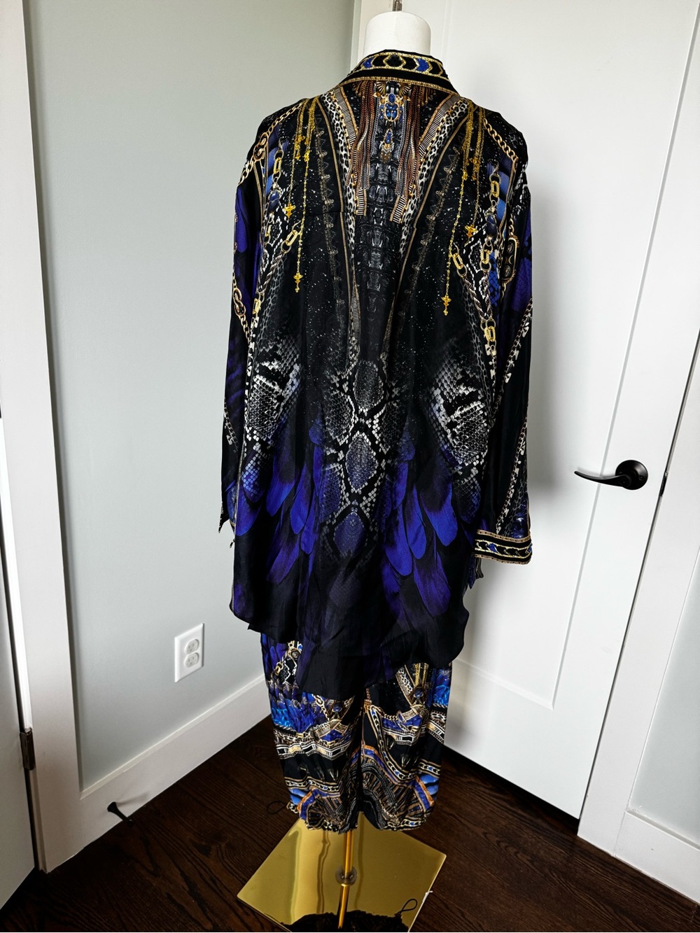 Camila Three-Piece Printed Set in Black and Deep Blue - Picture 4 of 7